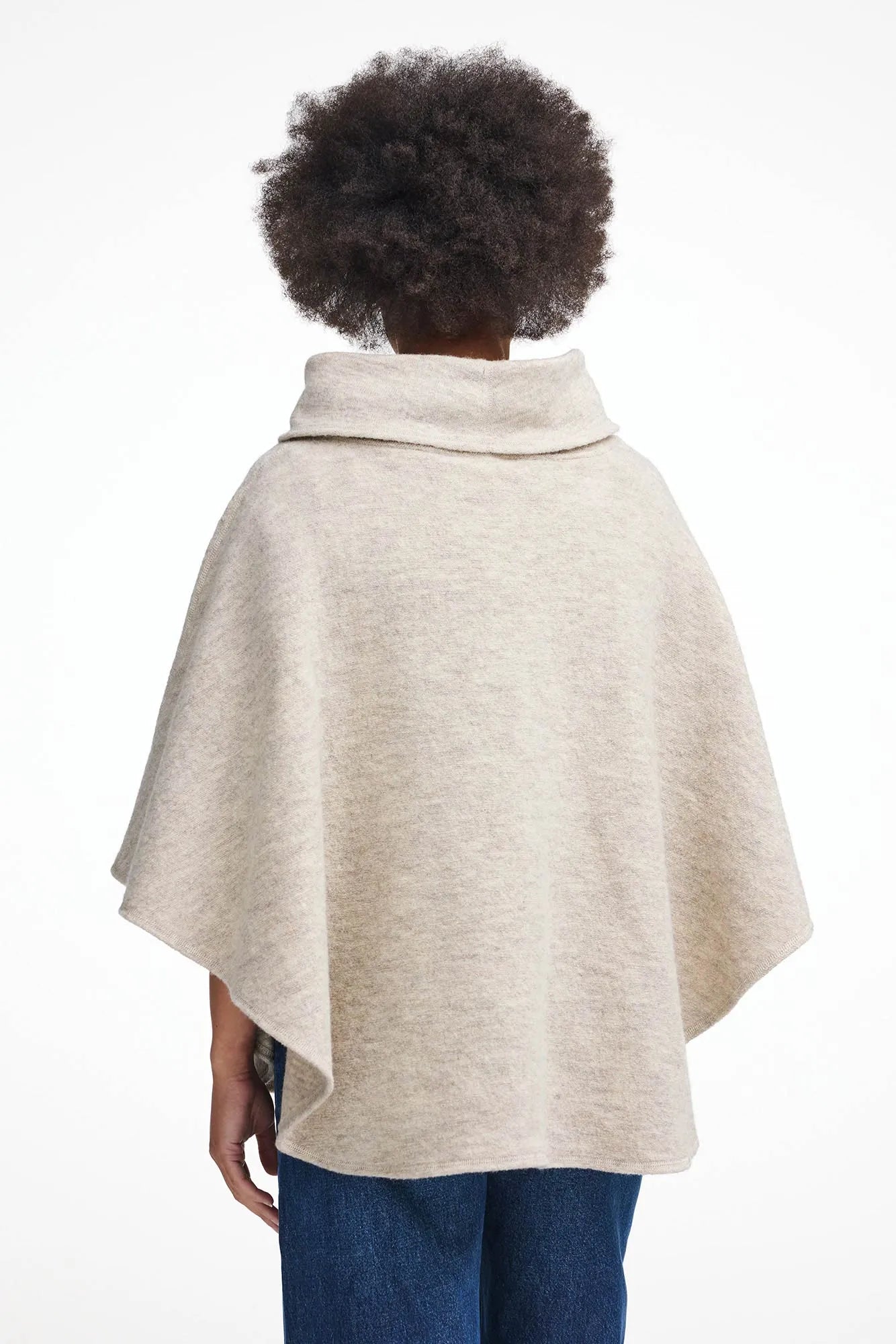 NLS HUMLA PONCHO, 100% OFÄRGAD ULL — BIRCH - Ivanhoe of Sweden