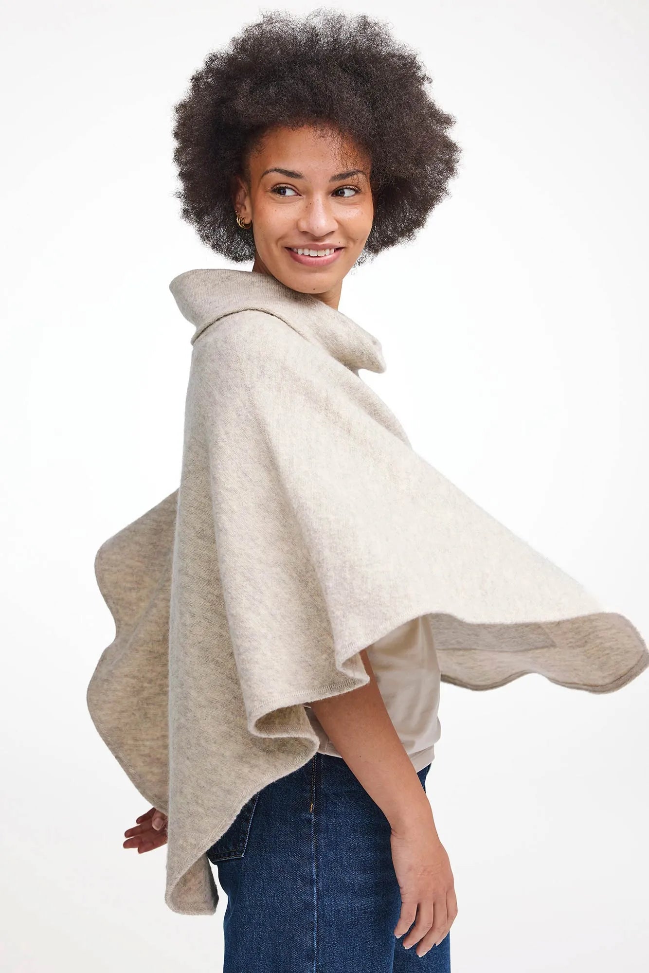 NLS HUMLA PONCHO, 100% OFÄRGAD ULL — BIRCH - Ivanhoe of Sweden