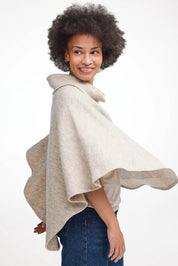 NLS HUMLA PONCHO, 100% OFÄRGAD ULL — BIRCH - Ivanhoe of Sweden