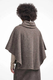 NLS HUMLA PONCHO, 100% OFÄRGAD ULL — NUTMEG - Ivanhoe of Sweden