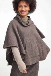 NLS HUMLA PONCHO, 100% OFÄRGAD ULL — NUTMEG - Ivanhoe of Sweden