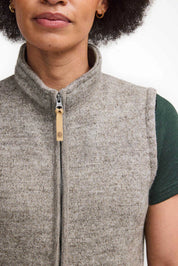 NLS COCO VEST, 100% OFÄRGAD ULL — LATTE - Ivanhoe of Sweden