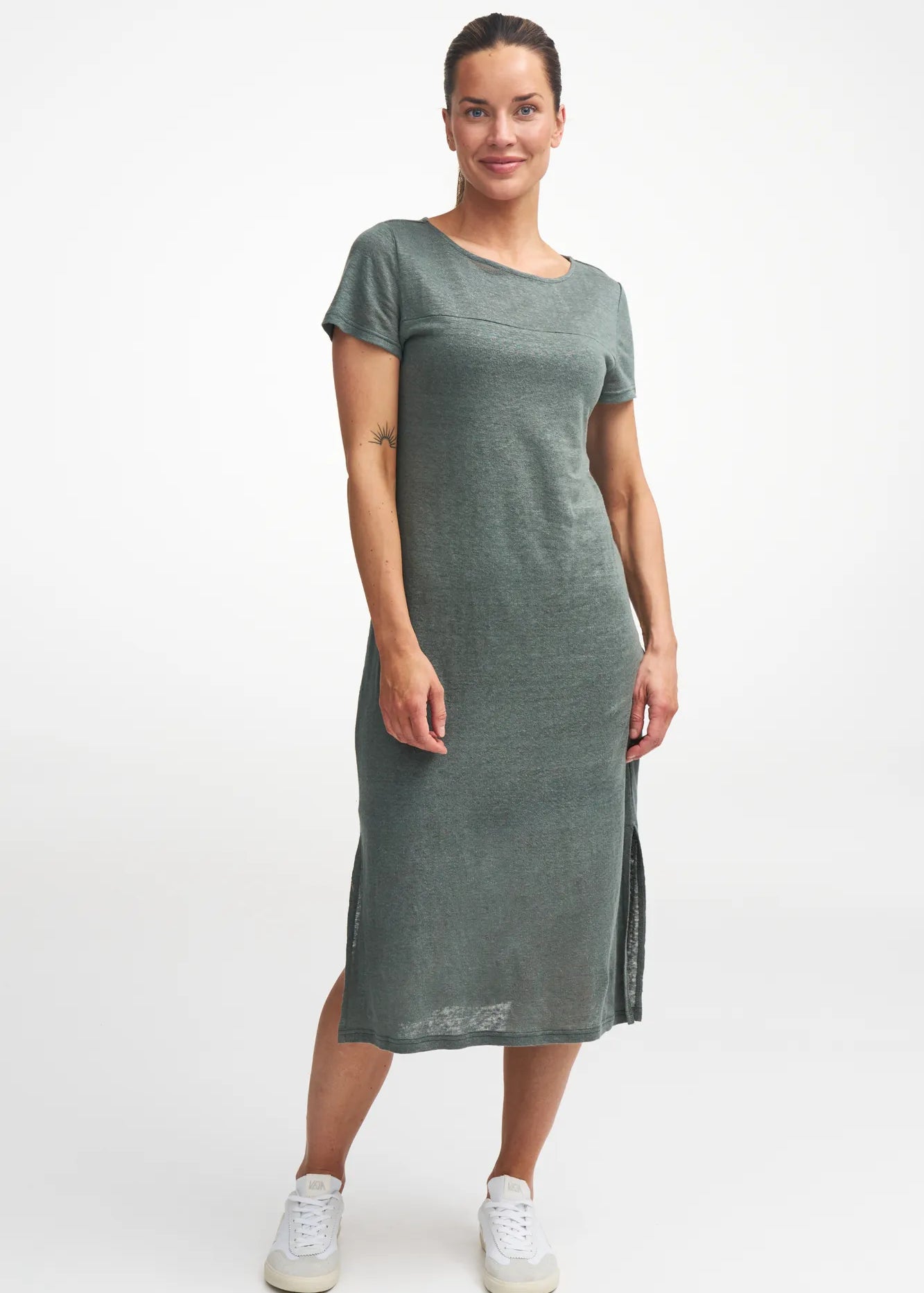 EDLA SOMMARKLÄNNING I 100% LIN — DARK OLIVE - Ivanhoe of Sweden