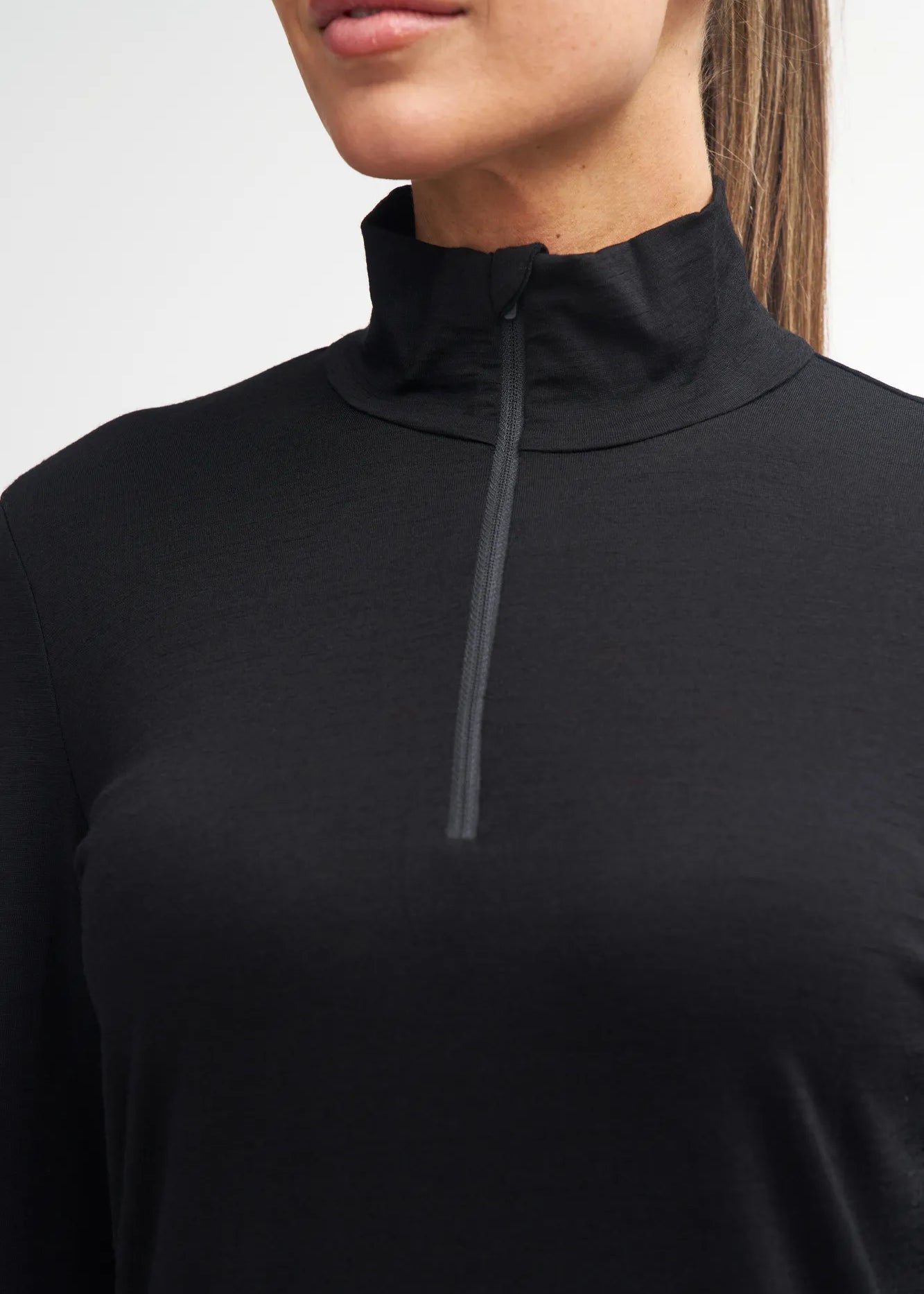 UNDERWOOL STELLA HALF ZIP, 100% EXTRA FINE MERINOULL — RIFLE GREEN - Ivanhoe of Sweden