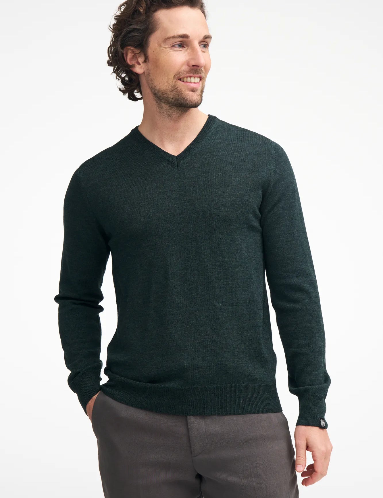 2100117426_Merino_V_Neck_4