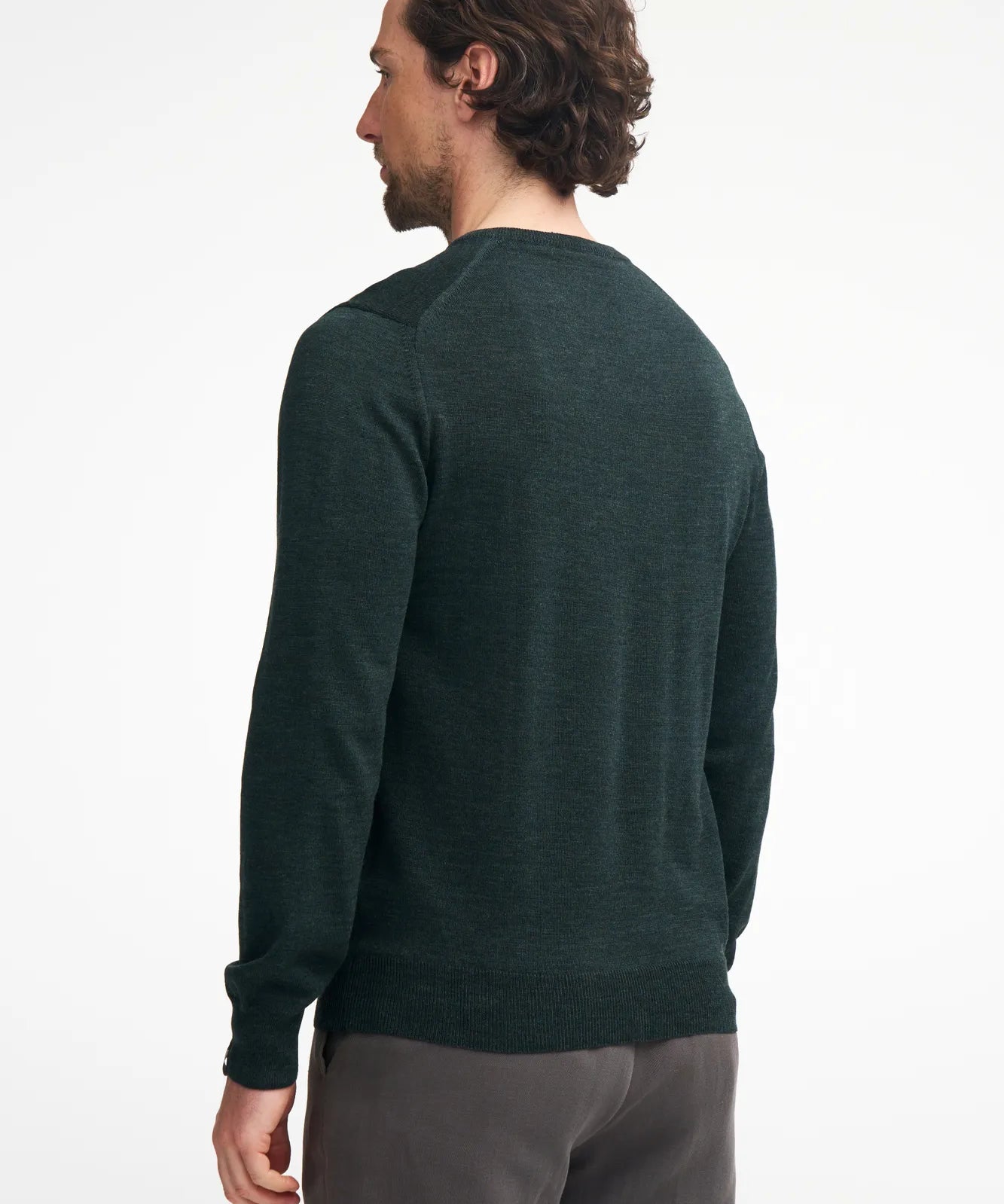 MERINO V - NECK MALE, 100% EXTRA FINE MERINOULL — RIFLE GREEN - Ivanhoe of Sweden