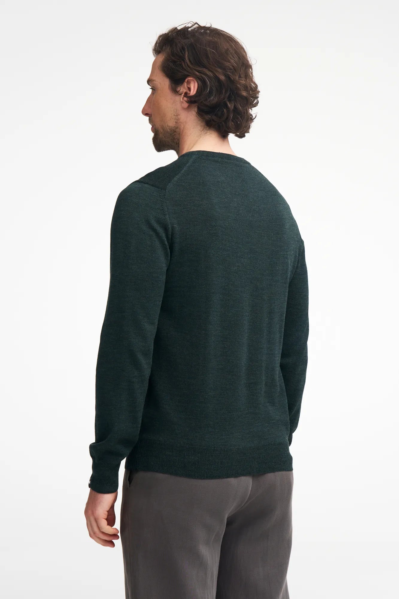 MERINO V - NECK MALE, 100% EXTRA FINE MERINOULL — RIFLE GREEN - Ivanhoe of Sweden