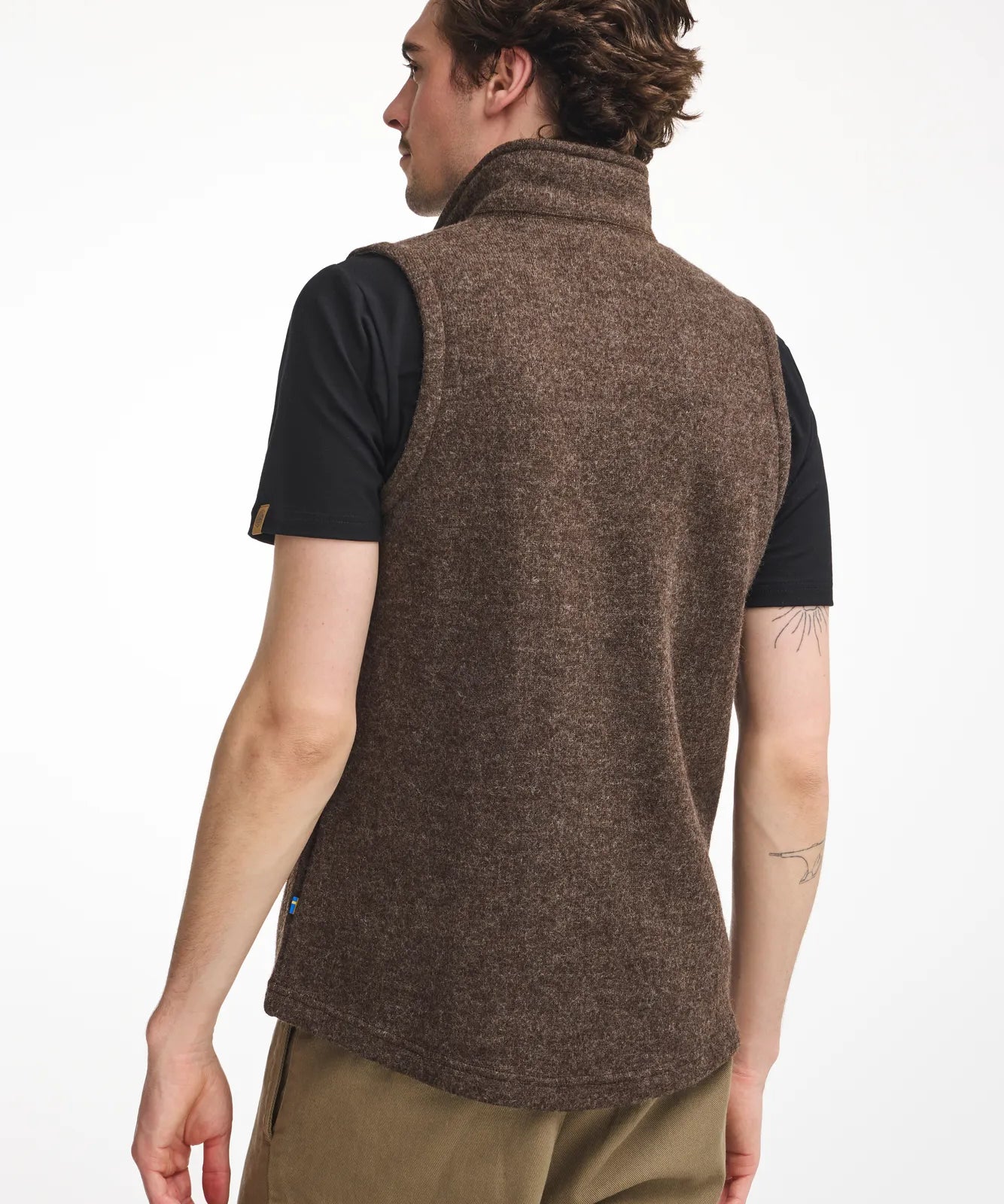 NLS BARLEY VEST, 100% OFÄRGAD ULL — CHOCOLATE - Ivanhoe of Sweden