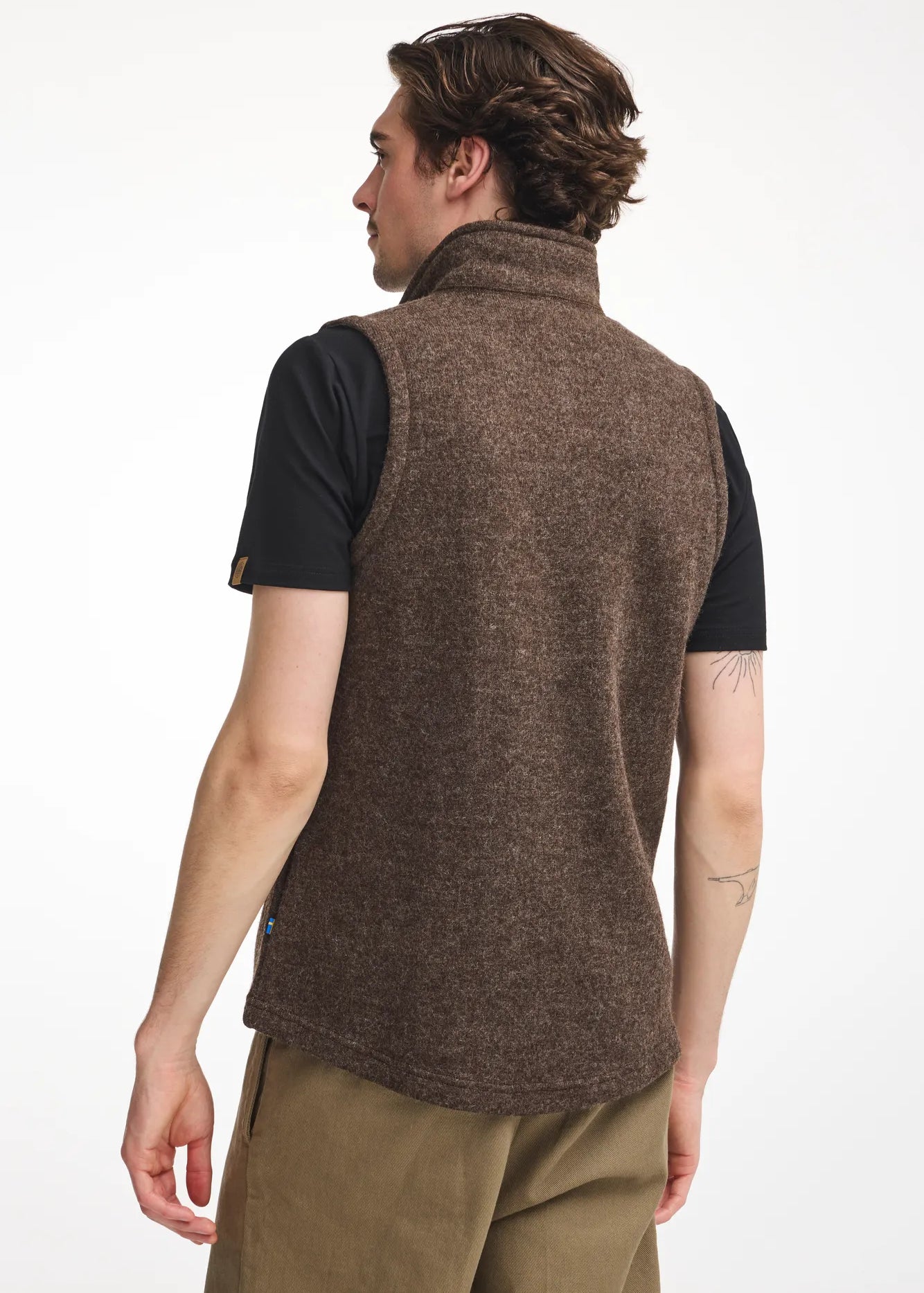 NLS BARLEY VEST, 100% OFÄRGAD ULL — CHOCOLATE - Ivanhoe of Sweden