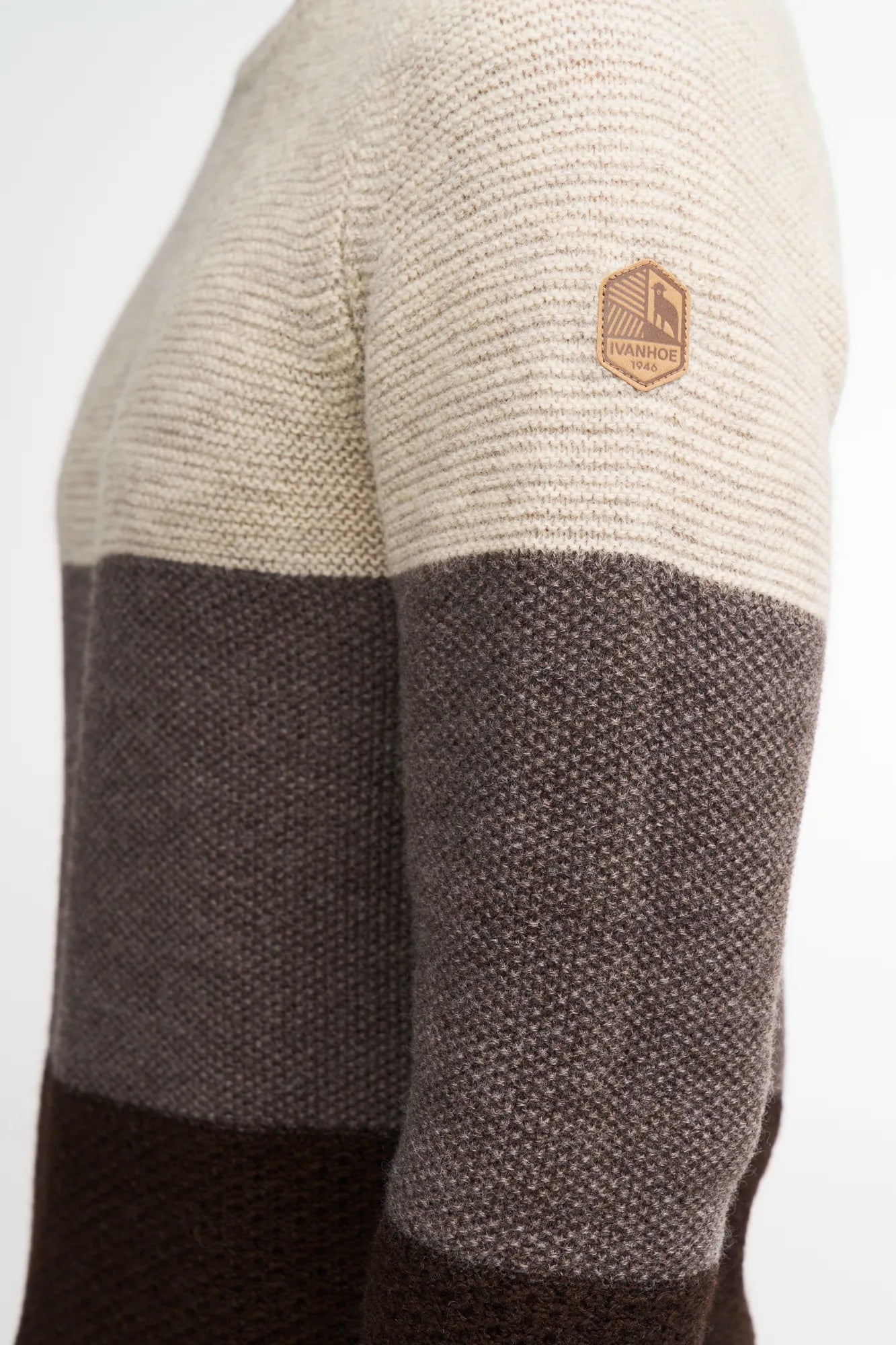 NLS LARCH CREWNECK, 100% OFÄRGAD ULL — BIRCH - Ivanhoe of Sweden