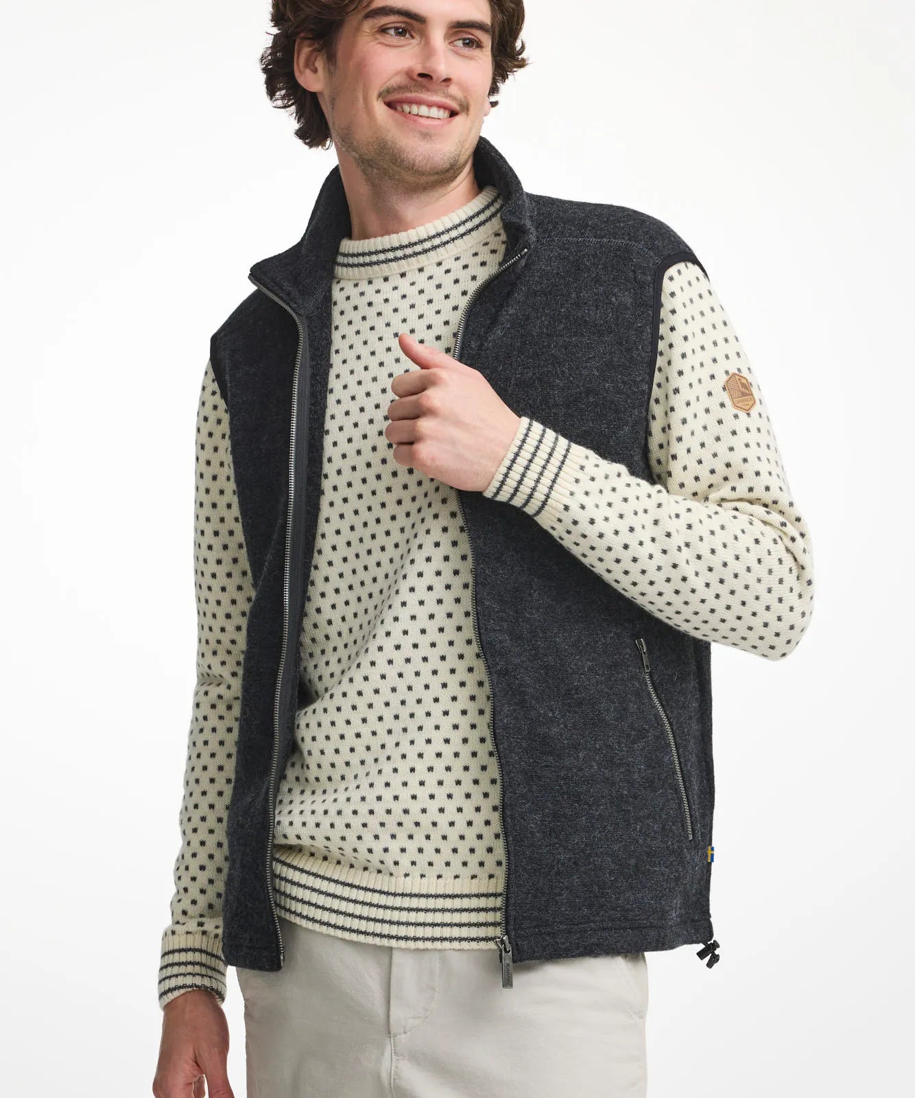 KURRE VEST, 60% FILTAD ULL, 40% LYOCELL — GRAPHITE MARL - Ivanhoe of Sweden