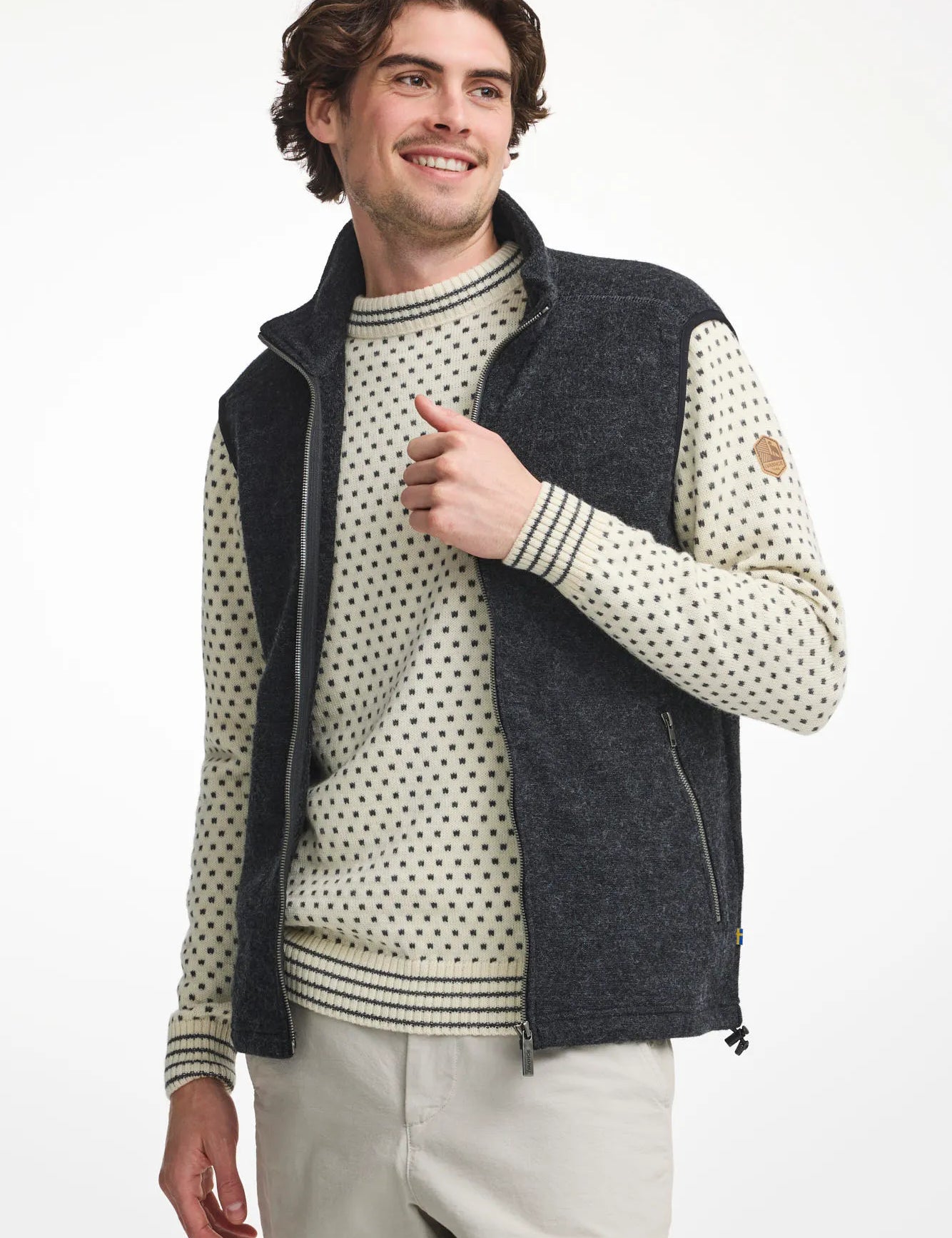 KURRE VEST, 60% FILTAD ULL, 40% LYOCELL — GRAPHITE MARL - Ivanhoe of Sweden