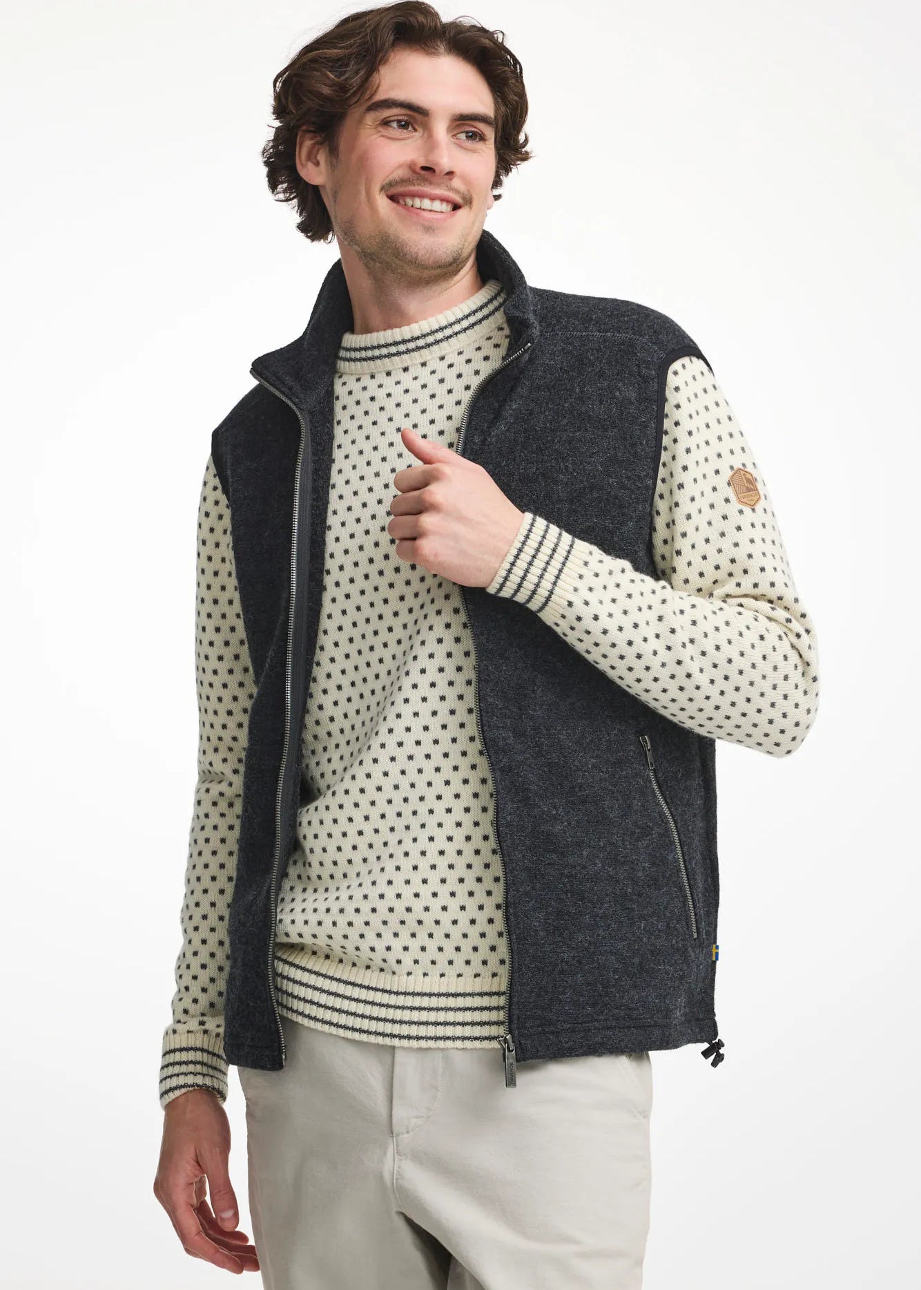 KURRE VEST, 60% FILTAD ULL, 40% LYOCELL — GRAPHITE MARL - Ivanhoe of Sweden