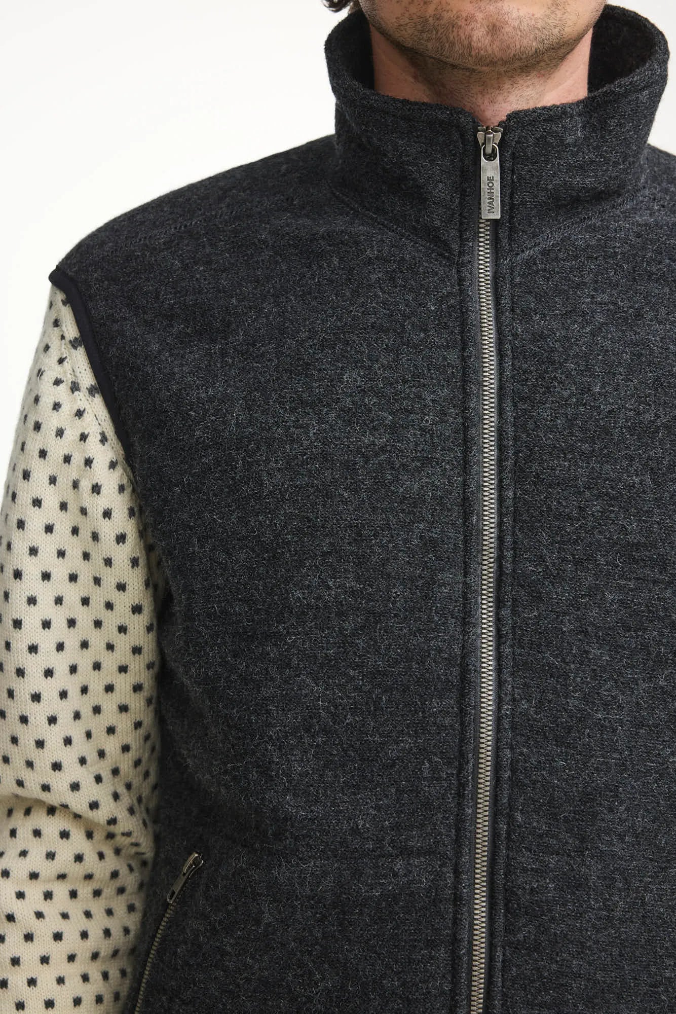 KURRE VEST, 60% FILTAD ULL, 40% LYOCELL — GRAPHITE MARL - Ivanhoe of Sweden