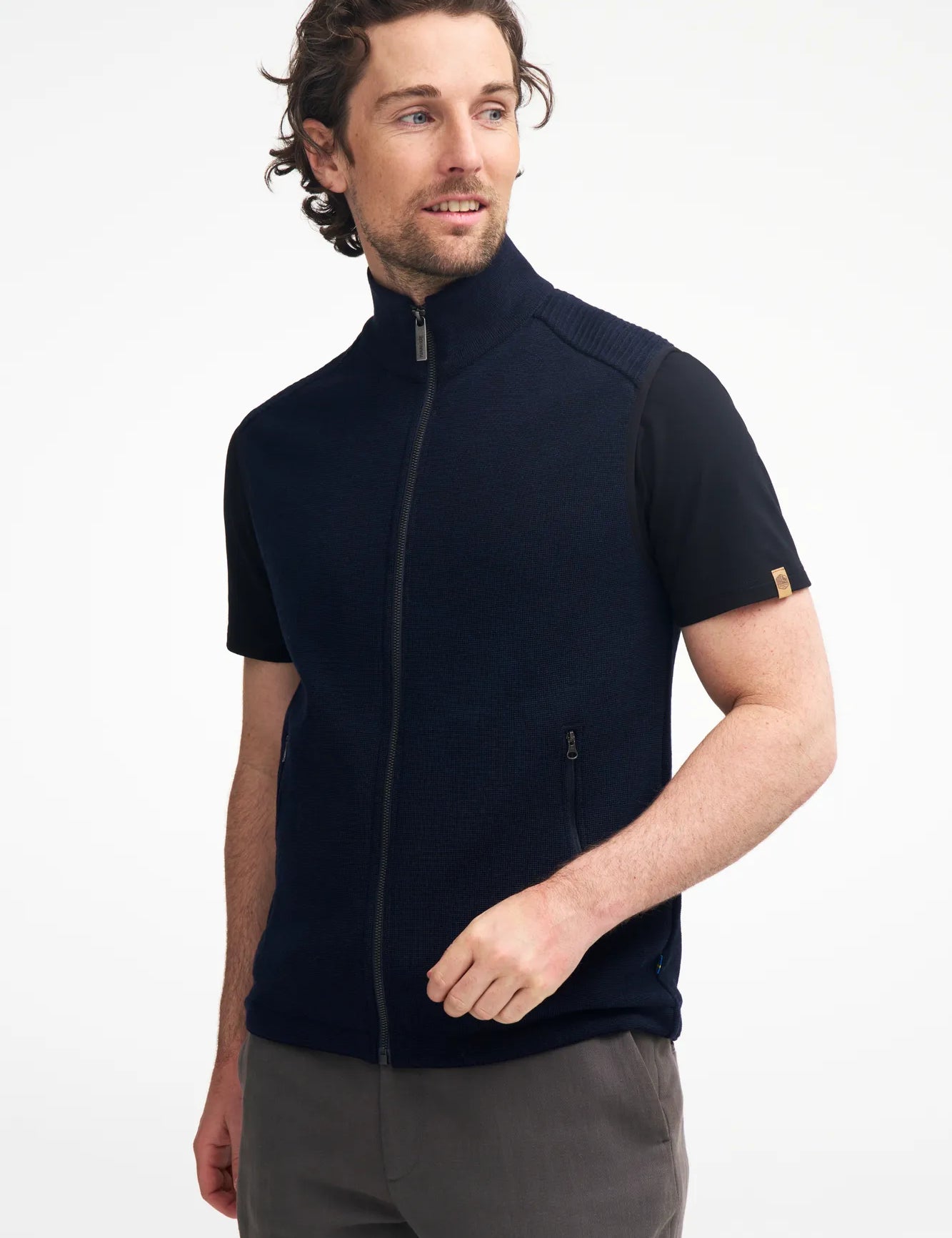 RALF VEST, 100% FINE MERINOULL — RIFLE GREEN - Ivanhoe of Sweden