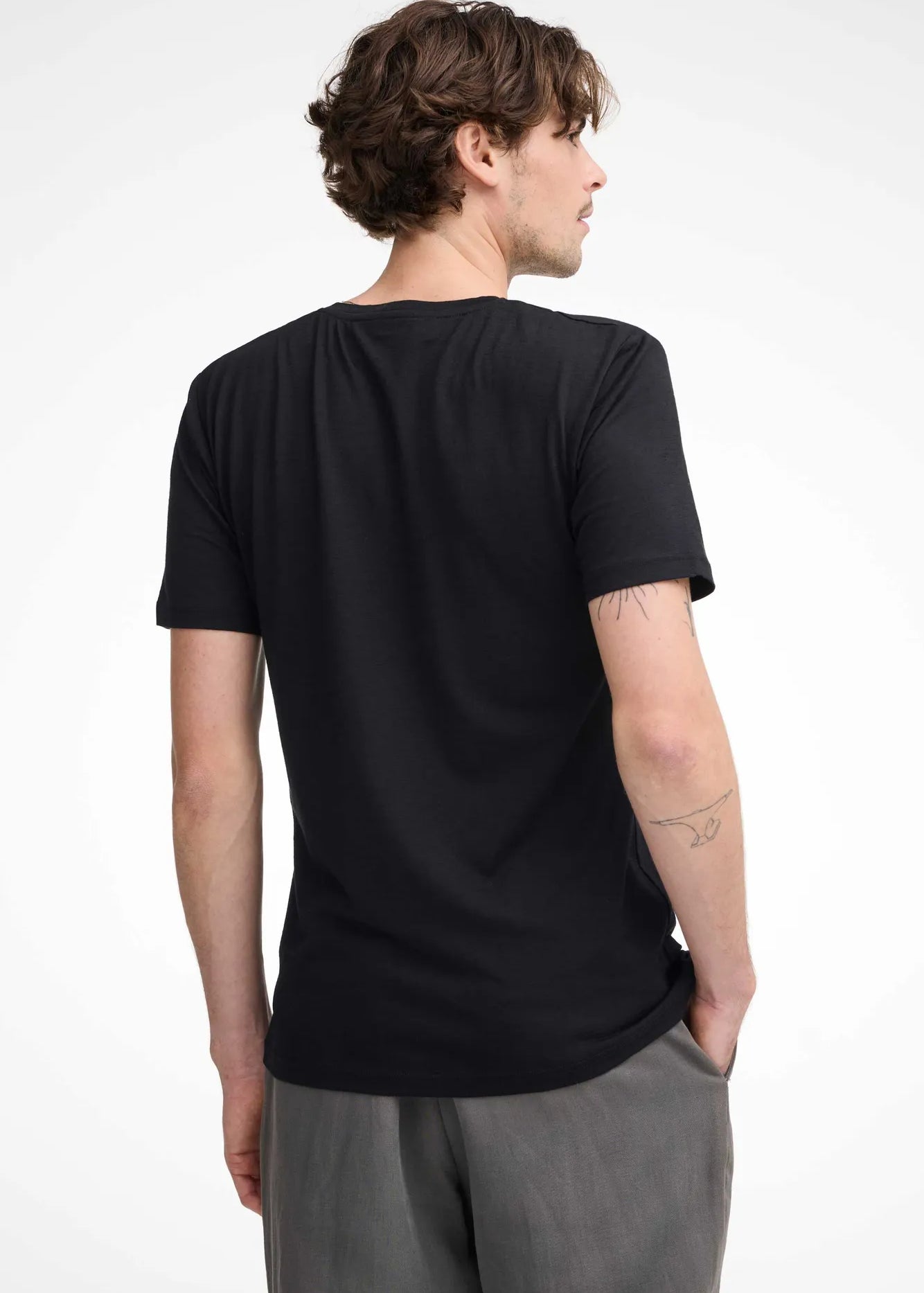 UW CEASAR SHIELD, 100% EXTRA FIN MERINO ULL — BLACK - Ivanhoe of Sweden