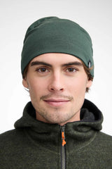 TUNN MÖSSA I MERINOULL — RIFLE GREEN