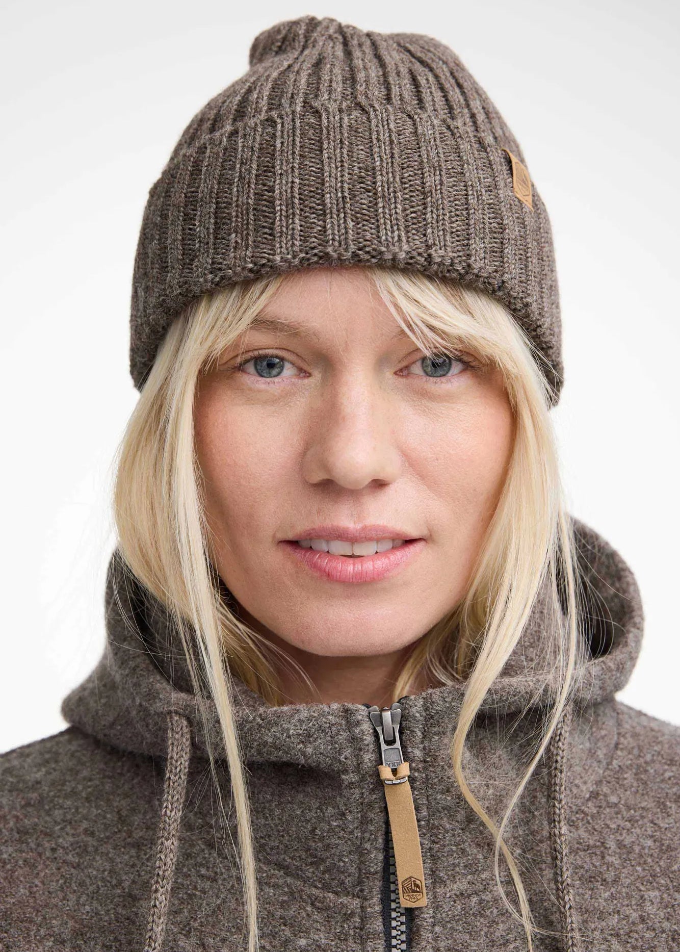 NLS RIB HAT, 100% OFÄRGAD ULL — NUTMEG - Ivanhoe of Sweden