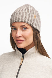 NLS RIB HAT, 100% OFÄRGAD ULL — CHOCOLATE MOULINÉ - Ivanhoe of Sweden
