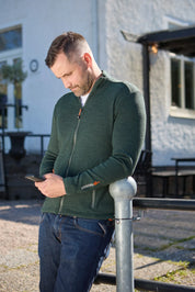 HADAR FULL ZIP, 100% EXTRA FINE MERINOULL — BLACK - Ivanhoe of Sweden