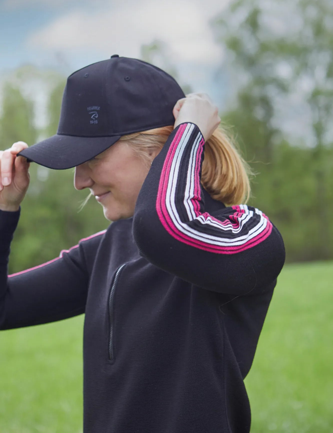 LINDSEY HALF ZIP — BLACK - Ivanhoe of Sweden